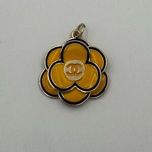 Chanel Camellia Zipper Pull